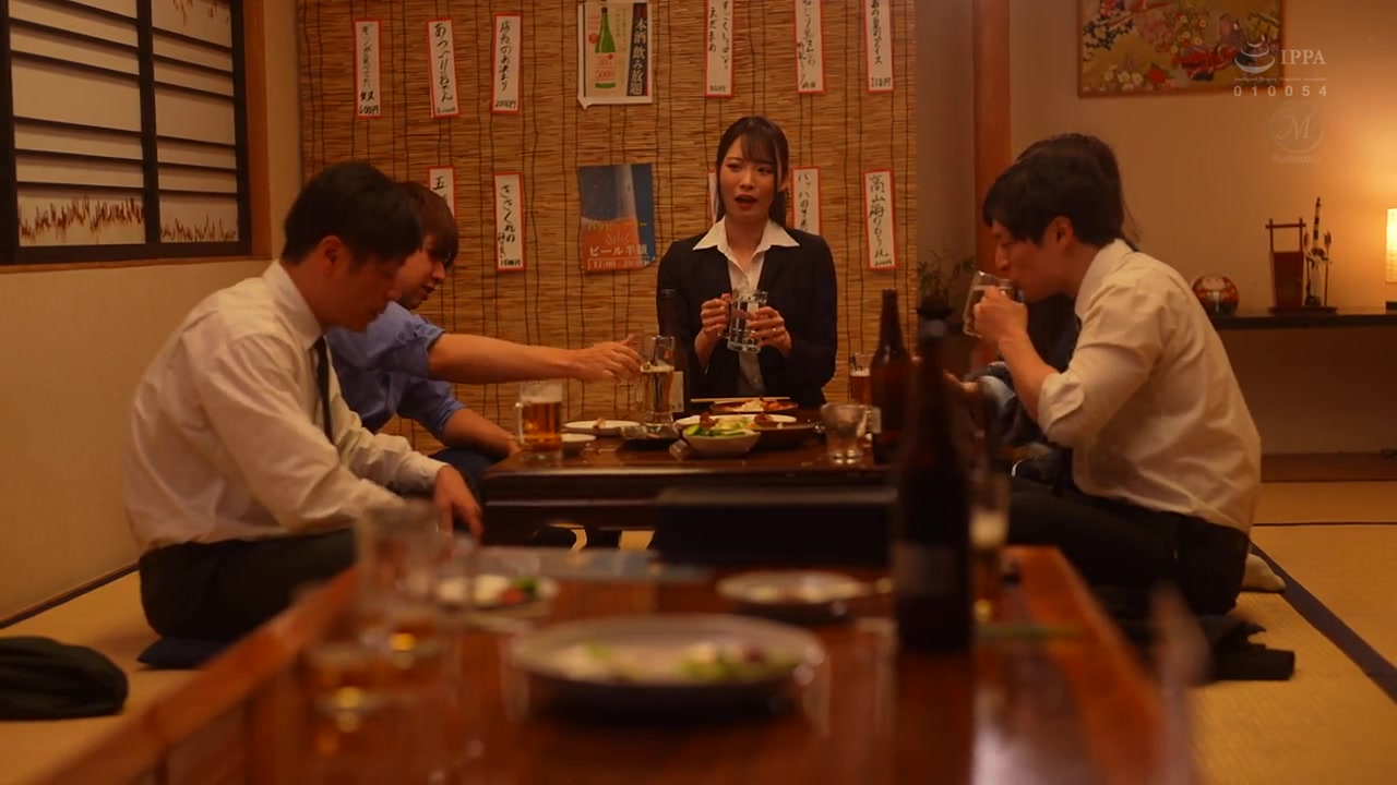 JUR-544 Bed-sliding Sex. A Female Employee With A ‘back-arching’ Body Is Passed Around By A Wicked Businessman. Tsukinoe Sui