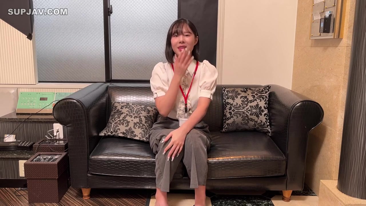 FC2PPV 4784721 [Exposed] A Career Woman With A Stunning Body Is Thoroughly Violated. Toe Insertion Threesome Creampie Speculum And Crab-Legged Masturbation.