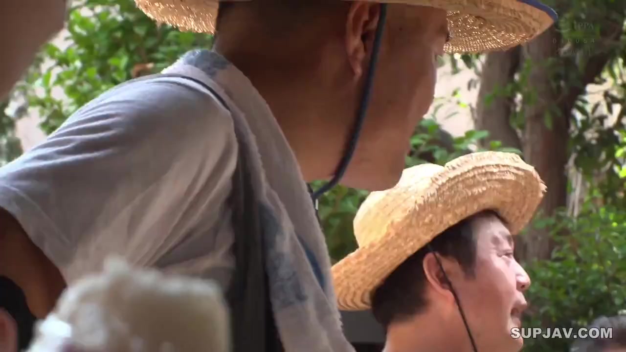 [Reducing Mosaic]CAWD-924 A Beautiful Girl Who Got Tired Of The City And Fled To The Countryside Is Loved By The Village Men Brainwashed And Red… A Strange Village 11P Orgy Hinata Natsu