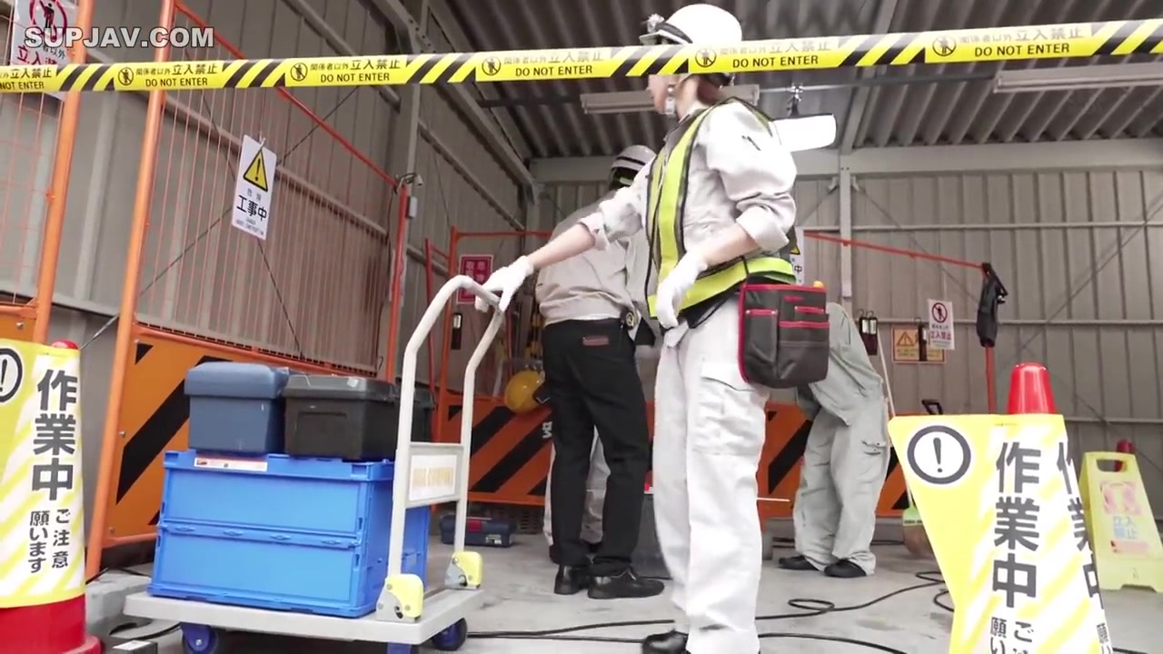 [Reducing Mosaic]HSODA-096 A Single Dobojo Blooms At A Construction Site. When She Takes Off Her Clothes Sweat Pre-cum And Squelching Sounds Begin To Flow Shiori Yorimoto