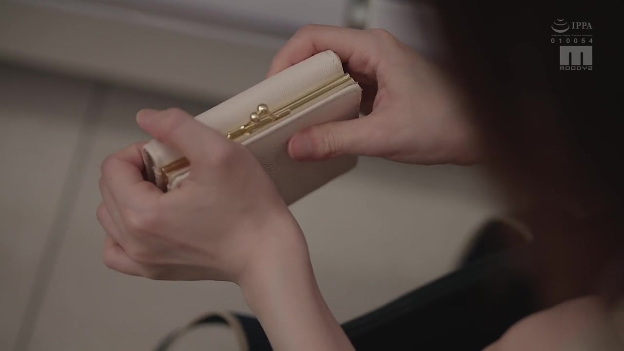 MIDA-478 “I’ll Forgive You If You Show Me Your Pussy.” A Perverted Convenience Store Manager Threatens A Frightened Shoplifting Girl And Plays With Her Genitals Until She Learns What She’s Made 