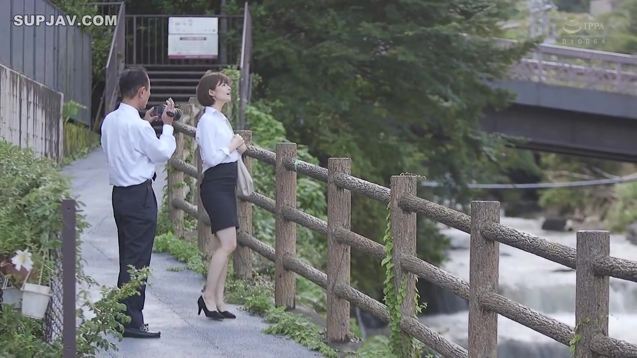 [Reducing Mosaic]MEYD-733 The Wife Of The Female Teacher NTR Grade Chief Went To Preview The School Trip With The Vice-principal Teacher ... Tsukino Luna