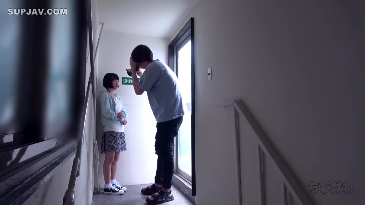 [Reducing Mosaic]CHIB-002 [Small Girl With No Hair On Her Body] I Took Her To The Emergency Stairs And Was Obsessed With Her Immature Body And Before I Knew It I Had Inserted My Penis Into Her C