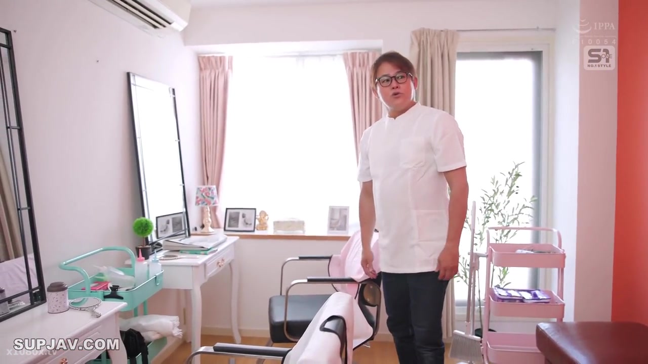 [Reducing Mosaic]SNOS-143 [Barber Shop Part-time Job Wanted] A Miraculously Beautiful Girl Comes To Work At A Privately Run Barber Shop She s So Cute It Makes Me Horny And I Can t Work So I Try 